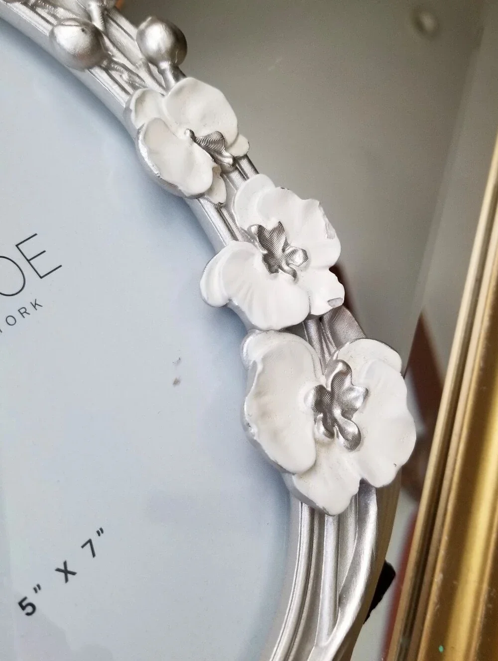 ❗Rachel Zoe Whimsical Silver White Oval Floral Picture Frame❗